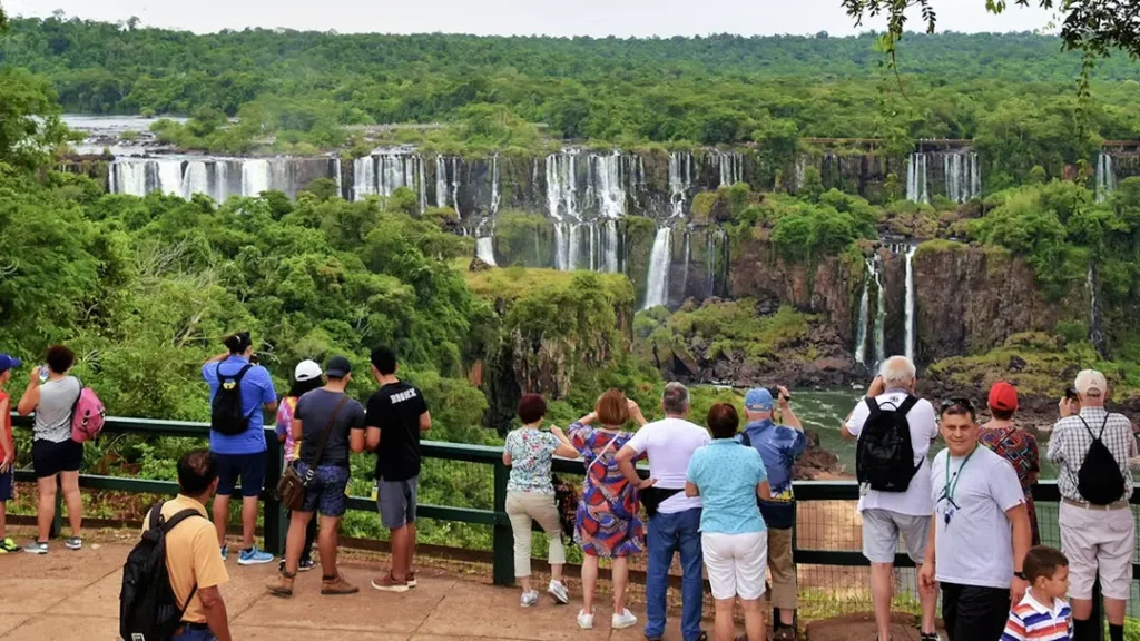 Puerto Iguazú Natural Wonder Access