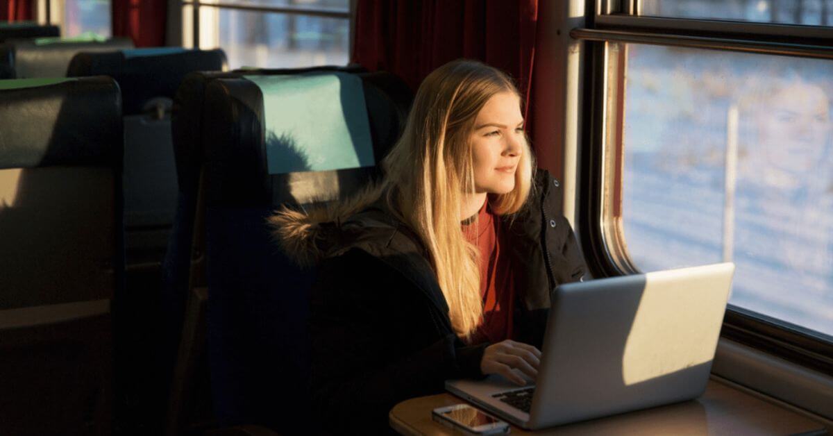 best tips to stay safe while traveling alone