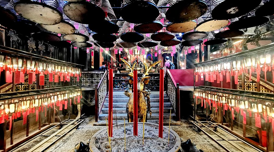 Man Mo Temple Historic Calm