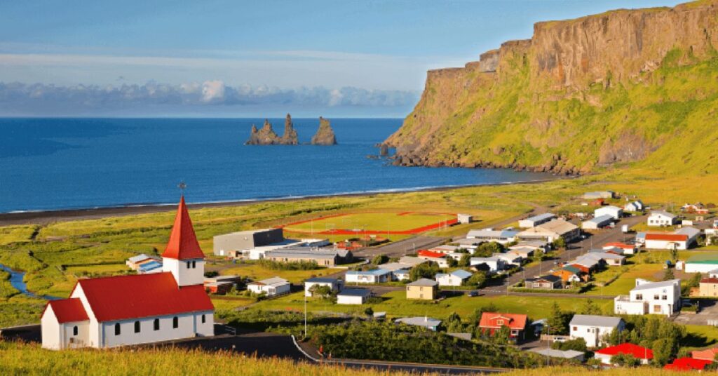 Summer's Midnight Sun (May-August) Perfect for Extended Exploration