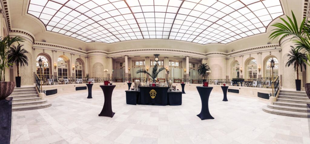 Dining at The Waldorf Hilton