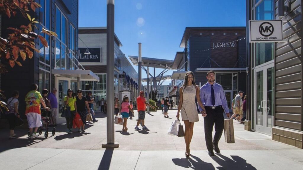 Visit the Nebraska Crossing Outlets