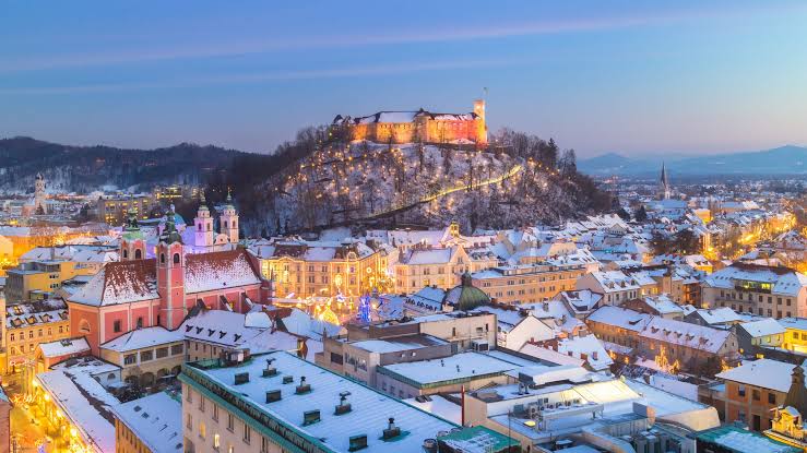How to Choose the Best Winter Vacation Destination for Your Family