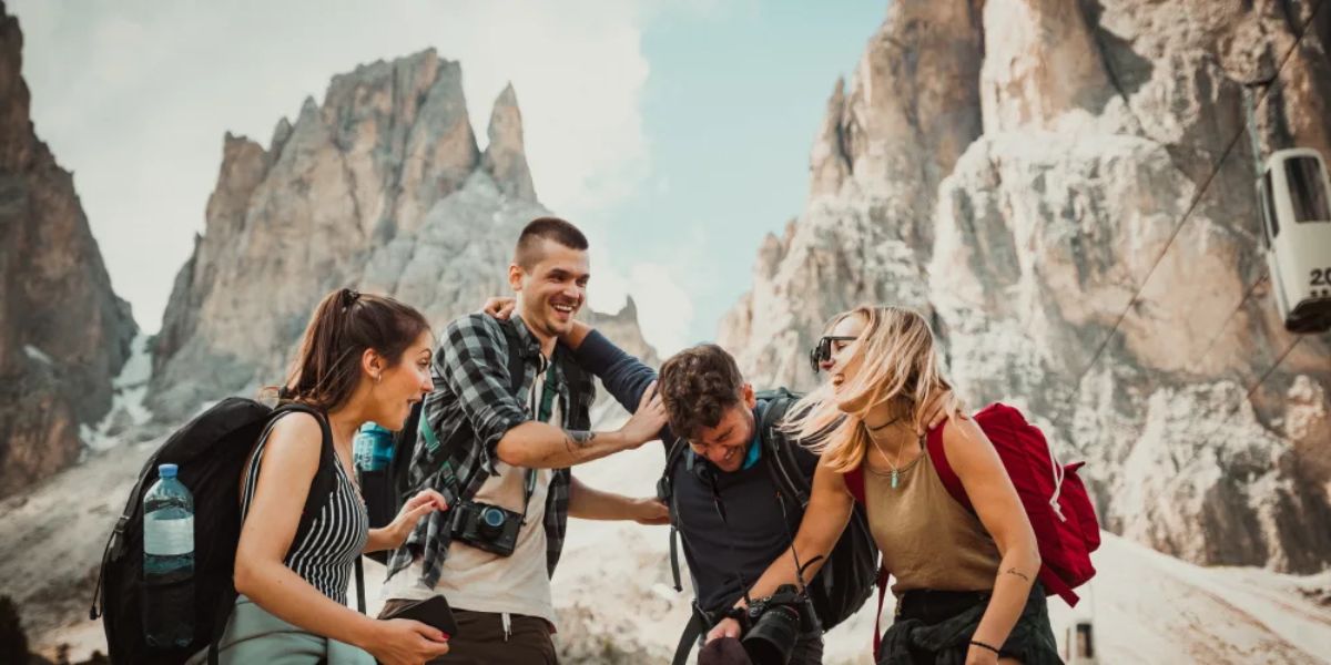 Meet People When Traveling Alone
