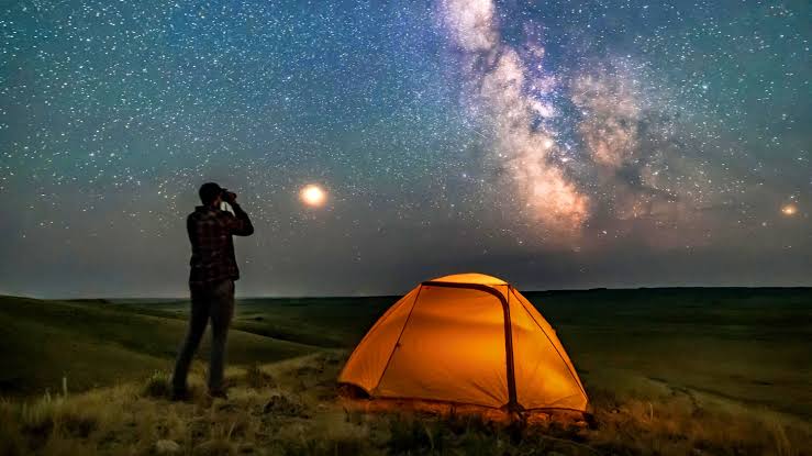 What to Pack for a Stargazing Camping Trip